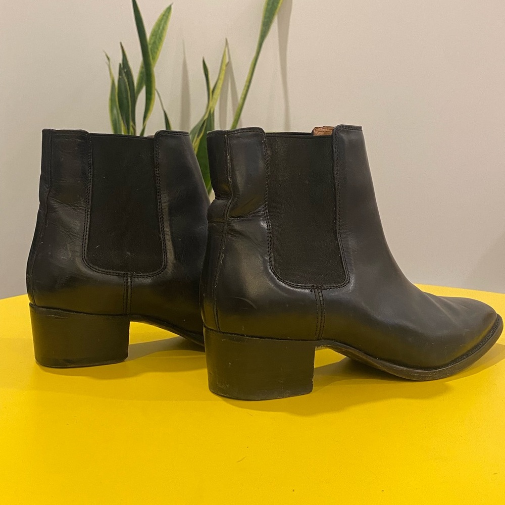 Frye Leather Chelsea Booties - Blk 8.5 - Picture 2 of 7